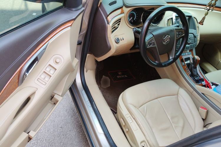 Used Buick LaCrosse 2012 2.4L SIDI Luxury Edition Driver Seat