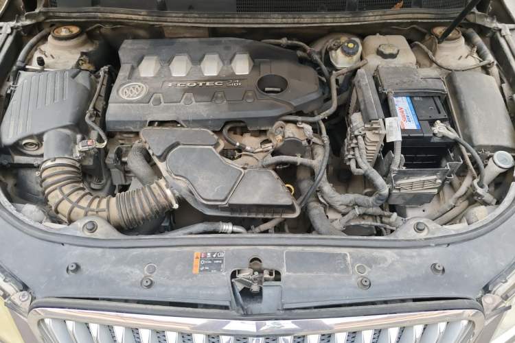 Used Buick LaCrosse 2012 2.4L SIDI Elegant Edition Engine Bay