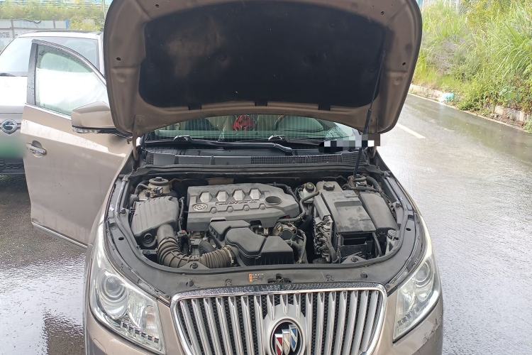 Used Buick LaCrosse 2012 2.4L SIDI Luxury Edition Engine Bay