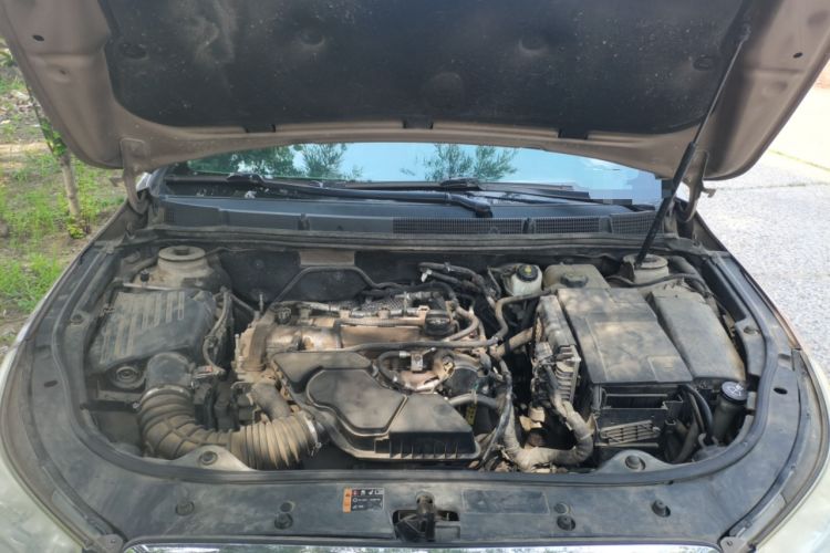 Used Buick LaCrosse 2012 2.4L SIDI Elegant Edition Engine Bay