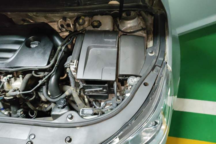 Used Buick LaCrosse 2012 2.0T Haoya Edition Engine Bay Left