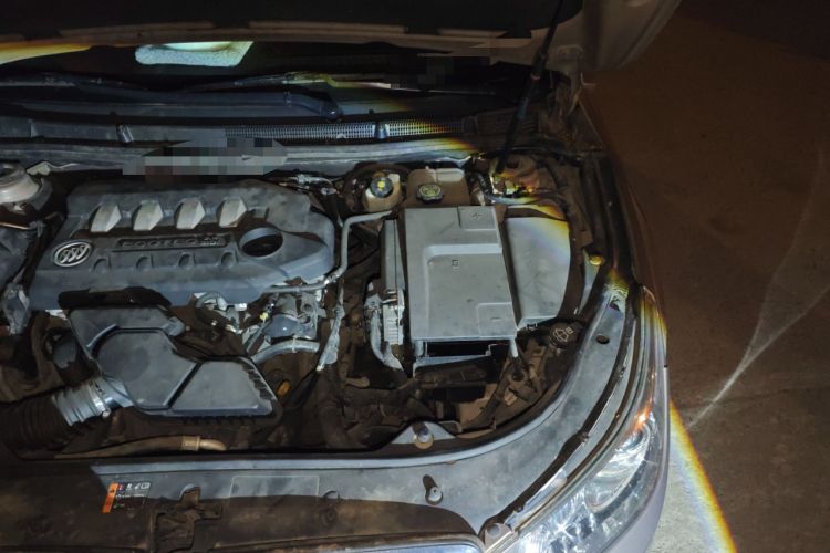 Used Buick LaCrosse 2012 2.4L SIDI Luxury Edition Engine Bay Left