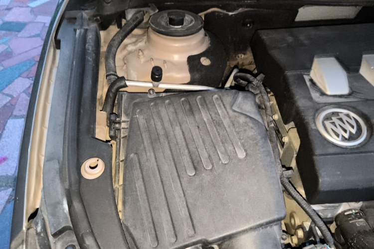 Used Buick LaCrosse 2012 2.4L SIDI Elegant Edition Engine Bay Right