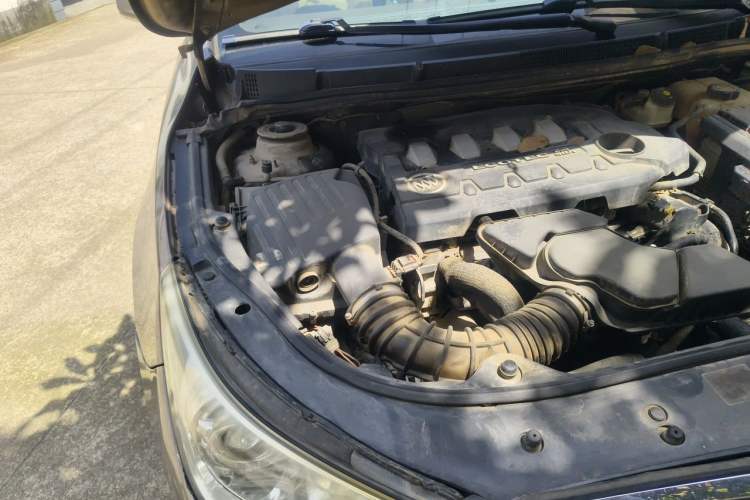 Used Buick LaCrosse 2012 2.4L SIDI Elegant Edition Engine Bay Right