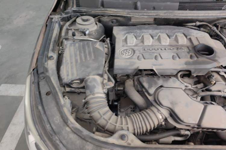 Used Buick LaCrosse 2012 2.4L SIDI Luxury Edition Engine Bay Right