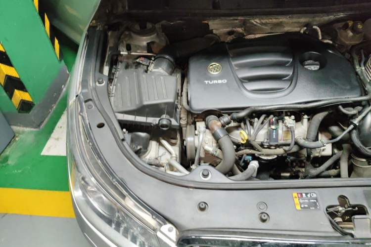 Used Buick LaCrosse 2012 2.0T Haoya Edition Engine Bay Right