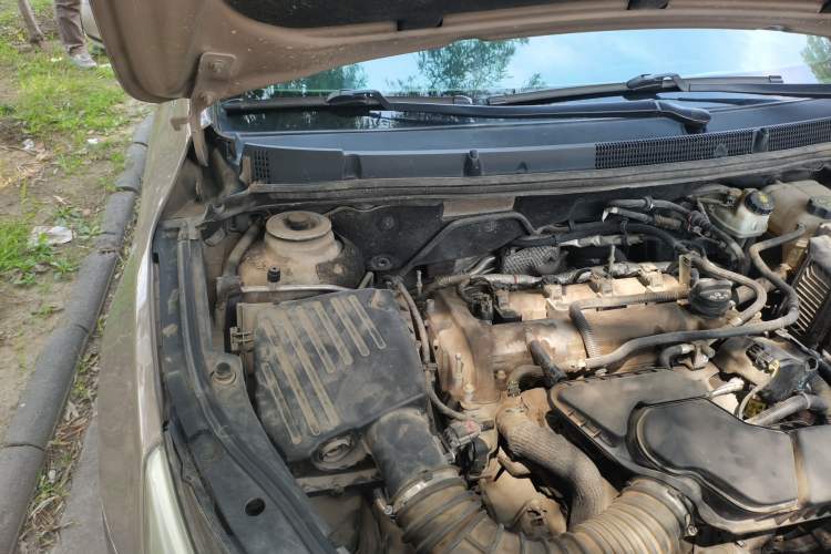 Used Buick LaCrosse 2012 2.4L SIDI Elegant Edition Engine Bay Right