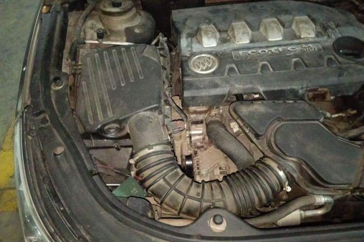 Used Buick LaCrosse 2012 2.4L SIDI Elegant Edition Engine Bay Right
