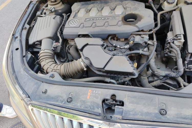 Used Buick LaCrosse 2012 2.4L SIDI Luxury Edition Engine Bay Right