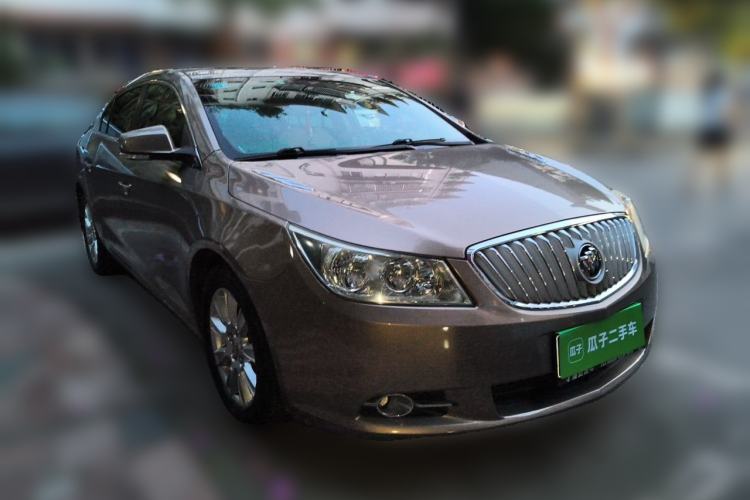 Used Buick LaCrosse 2012 2.4L SIDI Elegant Edition Front Right 45 Deg