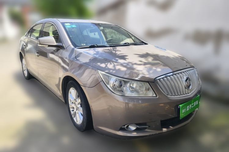 Used Buick LaCrosse 2012 2.4L SIDI Elegant Edition Front Right 45 Deg