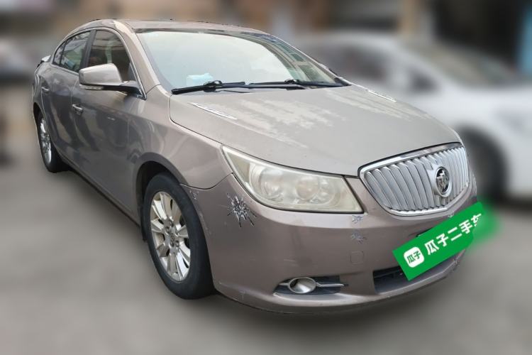 Used Buick LaCrosse 2012 2.4L SIDI Elegant Edition Front Right 45 Deg