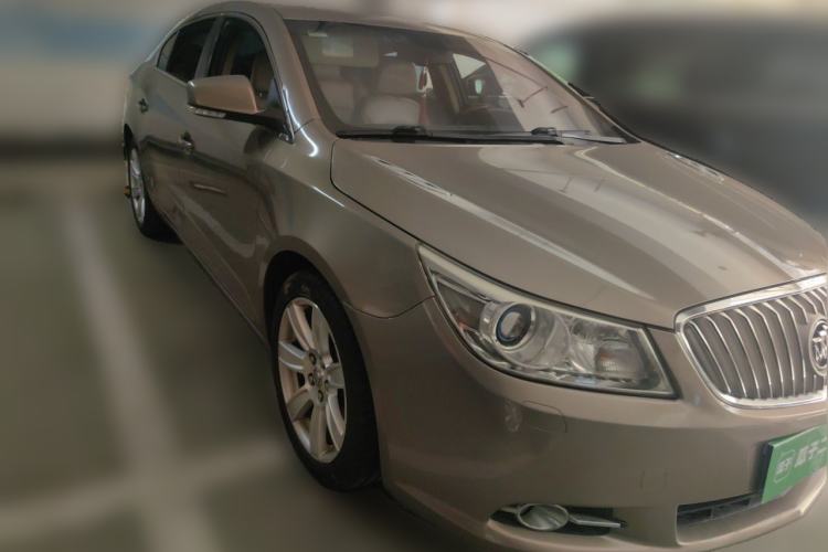 Used Buick LaCrosse 2012 2.4L SIDI Luxury Edition Front Right 45 Deg