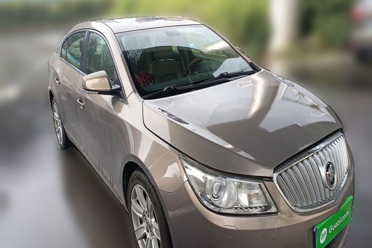 Used Buick LaCrosse 2012 2.4L SIDI Luxury Edition Front Right 45 Deg