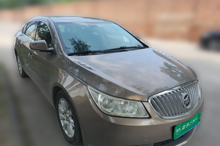 Used Buick LaCrosse 2012 2.4L SIDI Elegant Edition Front Right 45 Deg