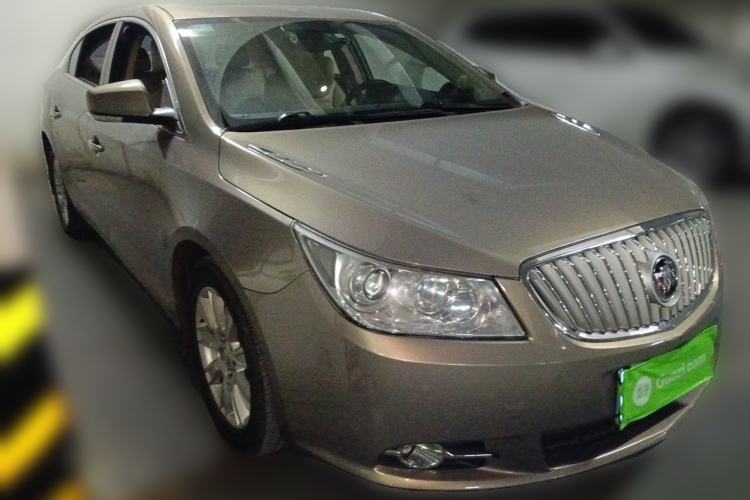 Used Buick LaCrosse 2012 2.4L SIDI Elegant Edition Front Right 45 Deg