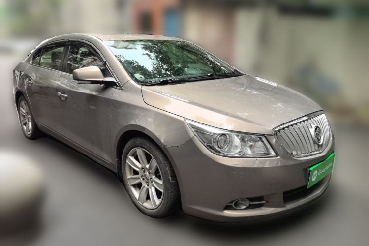 Used Buick LaCrosse 2012 2.4L SIDI Luxury Edition Front Right 45 Deg