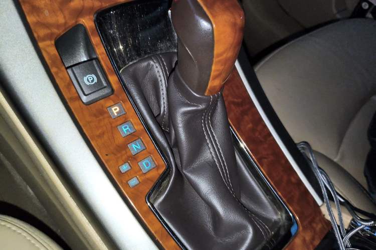 Used Buick LaCrosse 2012 2.4L SIDI Elegant Edition Gear Lever