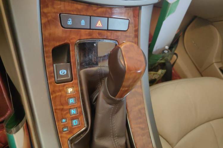 Used Buick LaCrosse 2012 2.4L SIDI Luxury Edition Gear Lever
