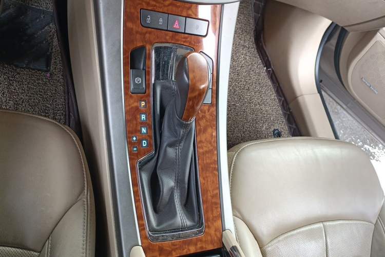Used Buick LaCrosse 2012 2.4L SIDI Luxury Edition Gear Lever