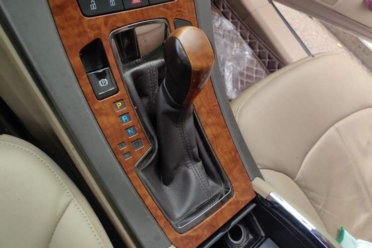 Used Buick LaCrosse 2012 2.4L SIDI Elegant Edition Gear Lever