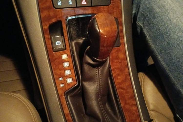 Used Buick LaCrosse 2012 2.4L SIDI Elegant Edition Gear Lever