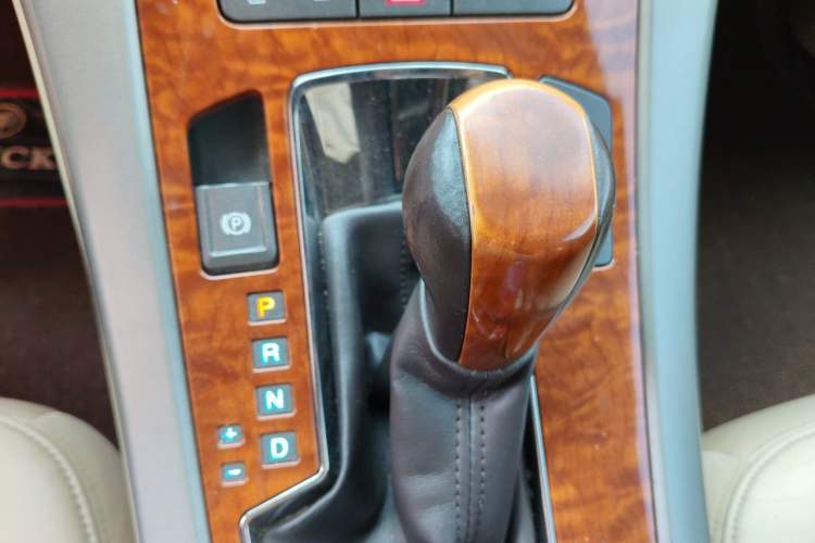 Used Buick LaCrosse 2012 2.4L SIDI Luxury Edition Gear Lever