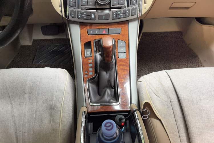 Used Buick LaCrosse 2012 2.4L SIDI Luxury Edition Gear Lever