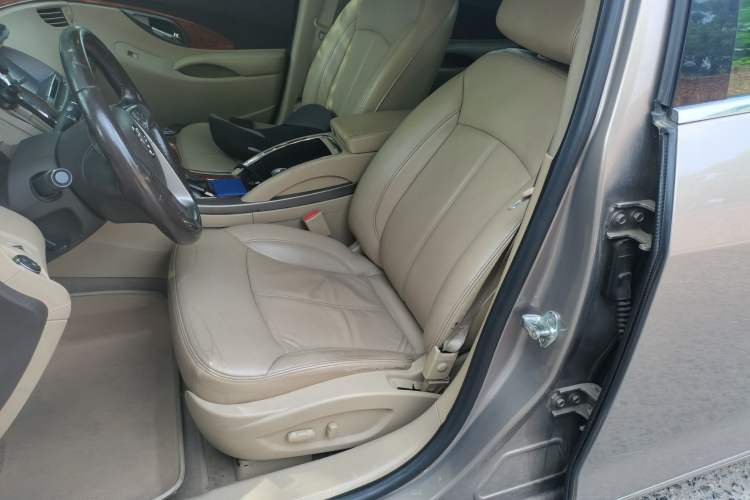 Used Buick LaCrosse 2012 2.4L SIDI Elegant Edition Left Front Seat
