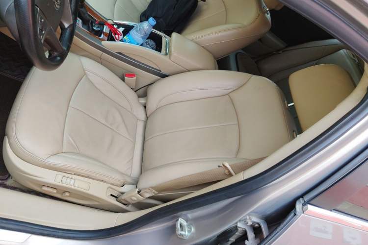 Used Buick LaCrosse 2012 2.4L SIDI Luxury Edition Left Front Seat