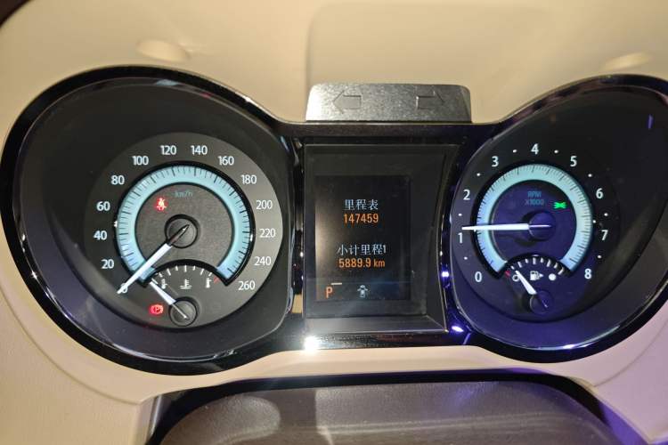 Used Buick LaCrosse 2012 2.4L SIDI Luxury Edition Odometer Close Up