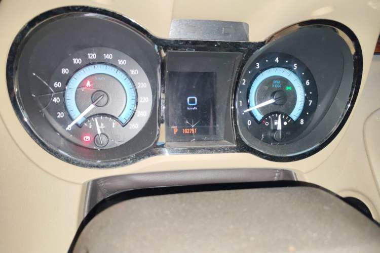 Used Buick LaCrosse 2012 3.0L Flagship Edition Odometer Close Up
