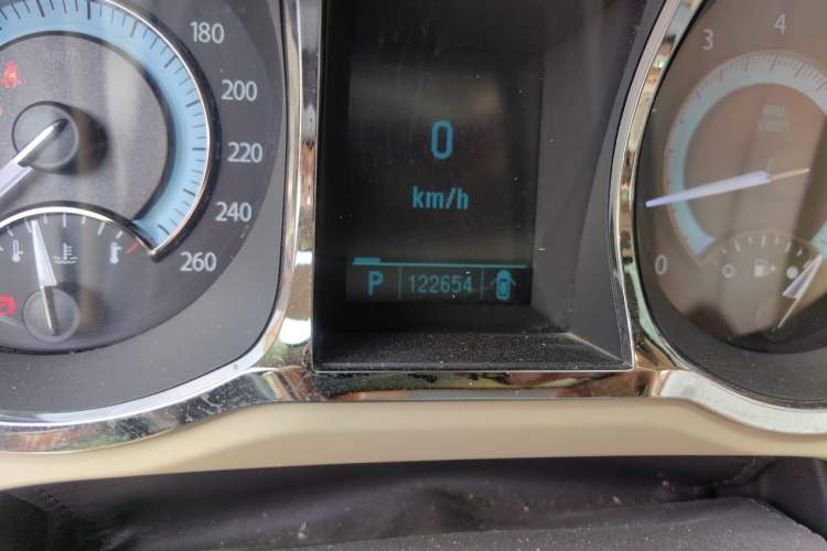 Used Buick LaCrosse 2012 2.4L SIDI Elegant Edition Odometer Close Up