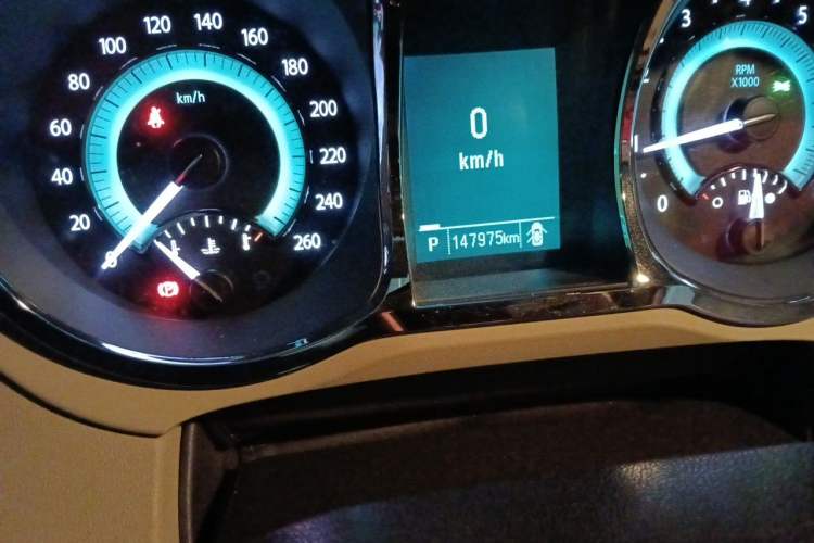Used Buick LaCrosse 2012 2.4L SIDI Elegant Edition Odometer Close Up