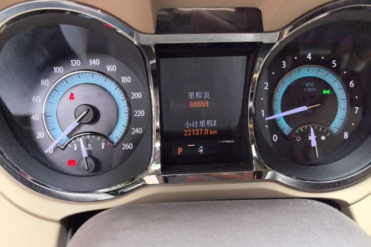Used Buick LaCrosse 2012 2.4L SIDI Luxury Edition Odometer Close Up
