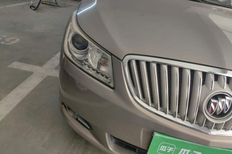 Used Buick LaCrosse 2012 2.4L SIDI Luxury Edition Right Front Headlight