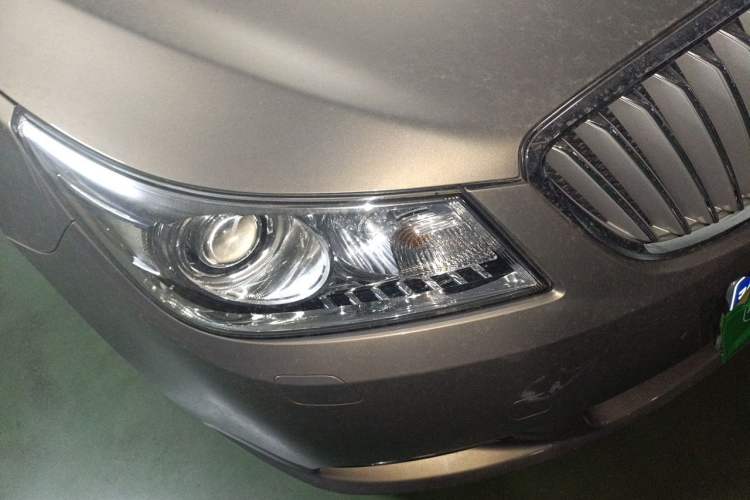 Used Buick LaCrosse 2012 2.4L SIDI Luxury Edition Right Front Headlight