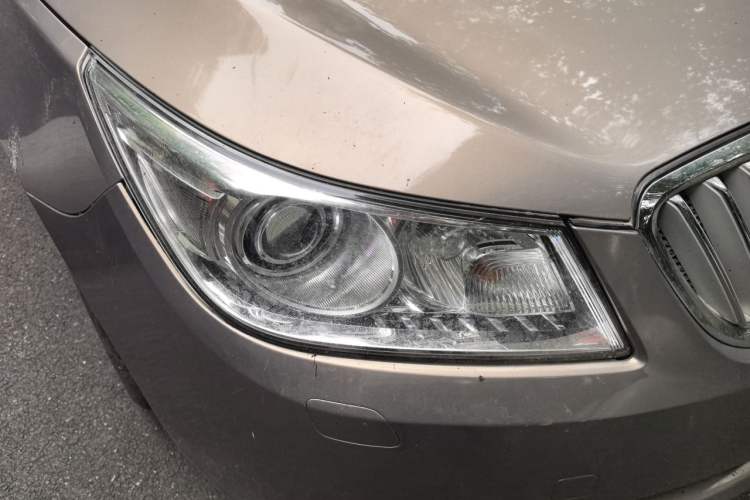 Used Buick LaCrosse 2012 2.4L SIDI Luxury Edition Right Front Headlight