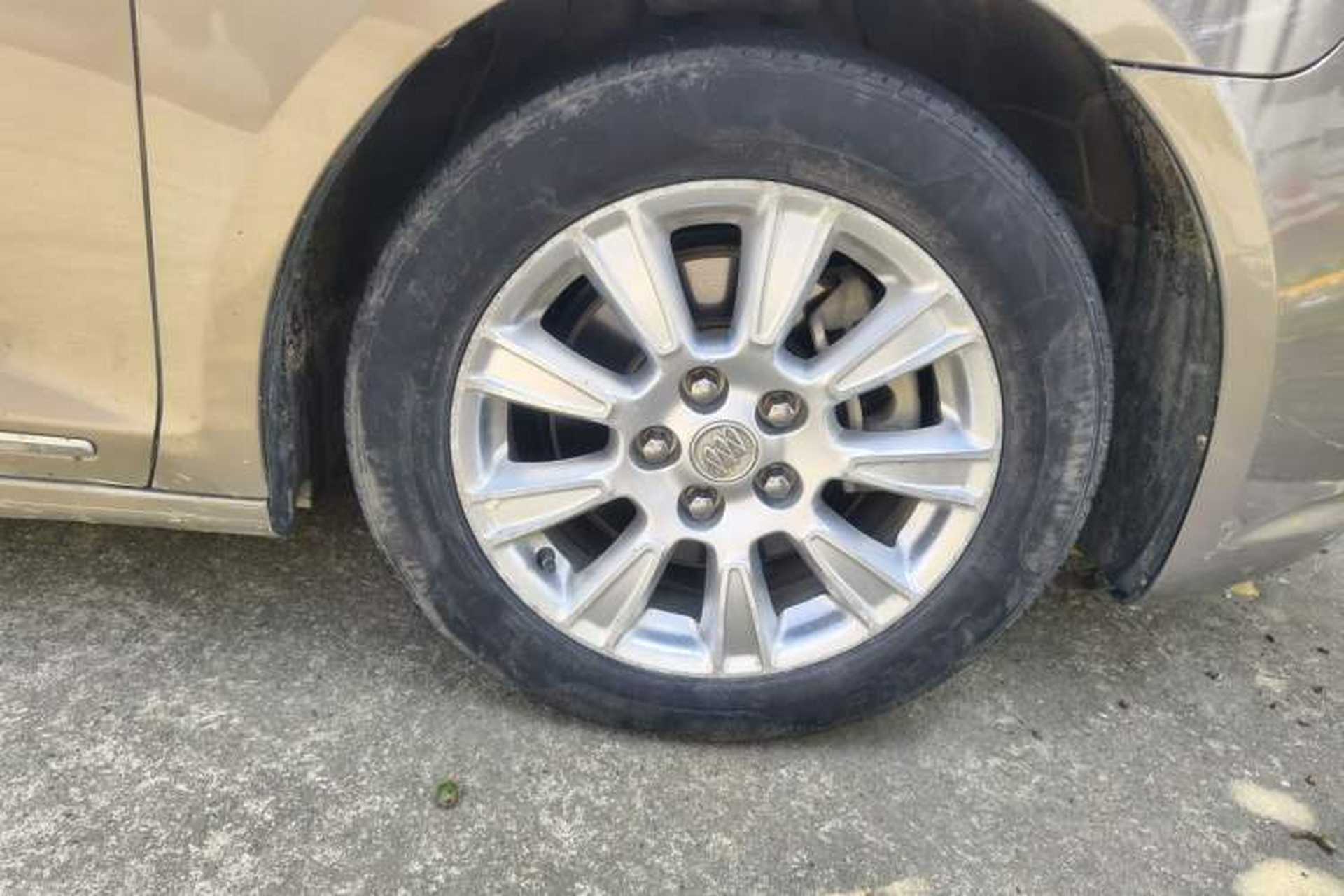 Used Buick LaCrosse 2012 2.4L SIDI Elegant Edition Right Front Wheel Hub