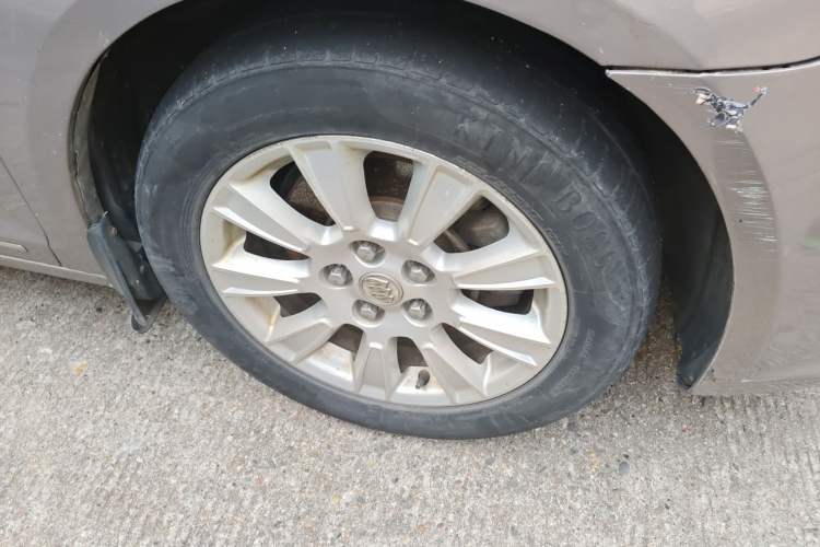 Used Buick LaCrosse 2012 2.4L SIDI Elegant Edition Right Front Wheel Hub