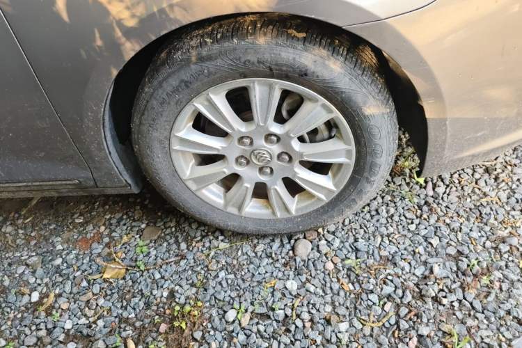 Used Buick LaCrosse 2012 2.4L SIDI Haoya Edition Right Front Wheel Hub