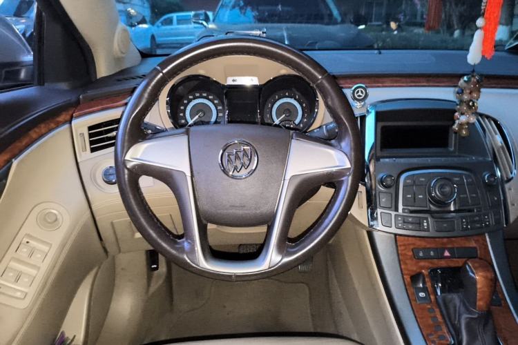 Used Buick LaCrosse 2012 2.4L SIDI Elegant Edition Steering Wheel