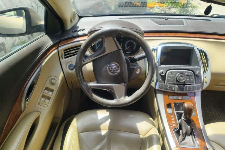 Used Buick LaCrosse 2012 2.4L SIDI Elegant Edition Steering Wheel