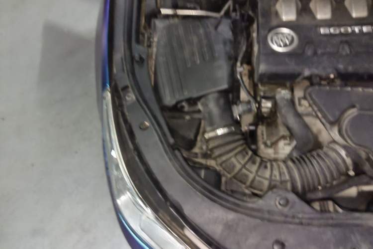 Used Buick LaCrosse 2012 2.4L SIDI Comfort Edition Engine Bay Right