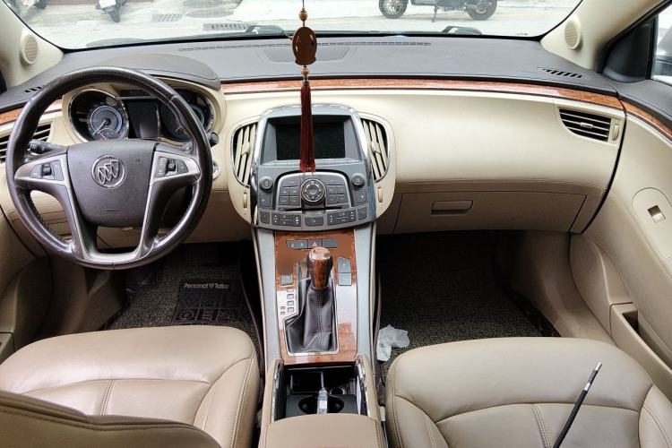 Used Buick LaCrosse 2012 2.4L SIDI Haoya Edition Center Console