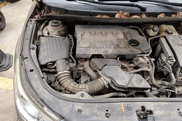 Used Buick LaCrosse 2012 2.4L SIDI Haoya Edition Engine Bay Right