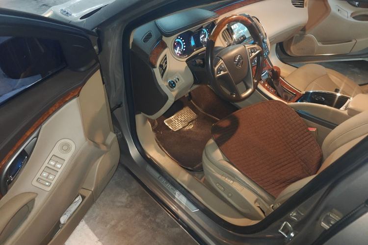 Used Buick LaCrosse 2012 2.4L SIDI Luxury Edition Interior 3