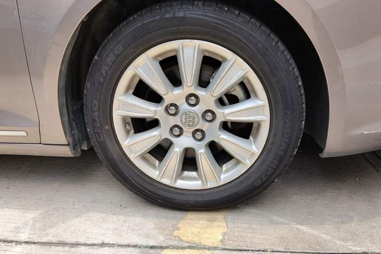 Used Buick LaCrosse 2012 2.4L SIDI Haoya Edition Right Front Wheel Hub