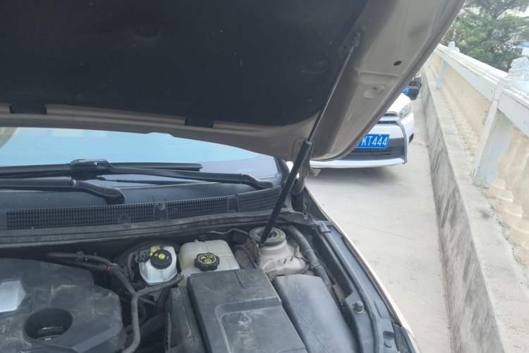 Used Buick LaCrosse 2012 2.4L SIDI Elegant Edition Engine Bay Left