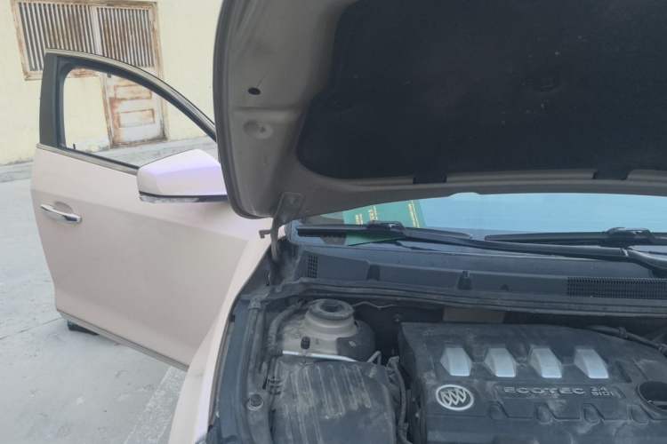 Used Buick LaCrosse 2012 2.4L SIDI Elegant Edition Engine Bay Right